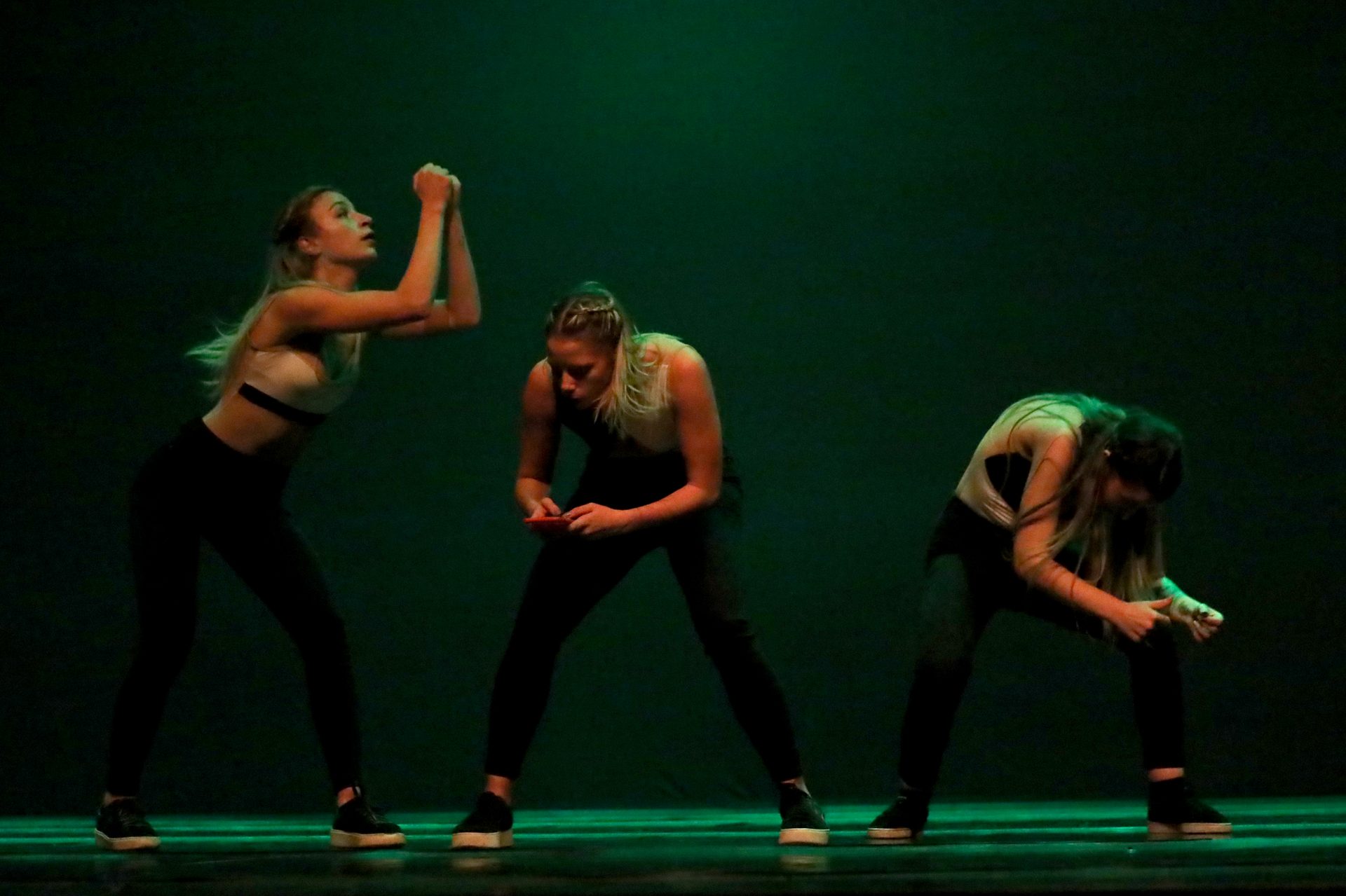 Mystes Dance Company – Deprivation (2022) – foto di scena 2 Mystes Dance Company – Deprivation (2022) – foto di scena 2
