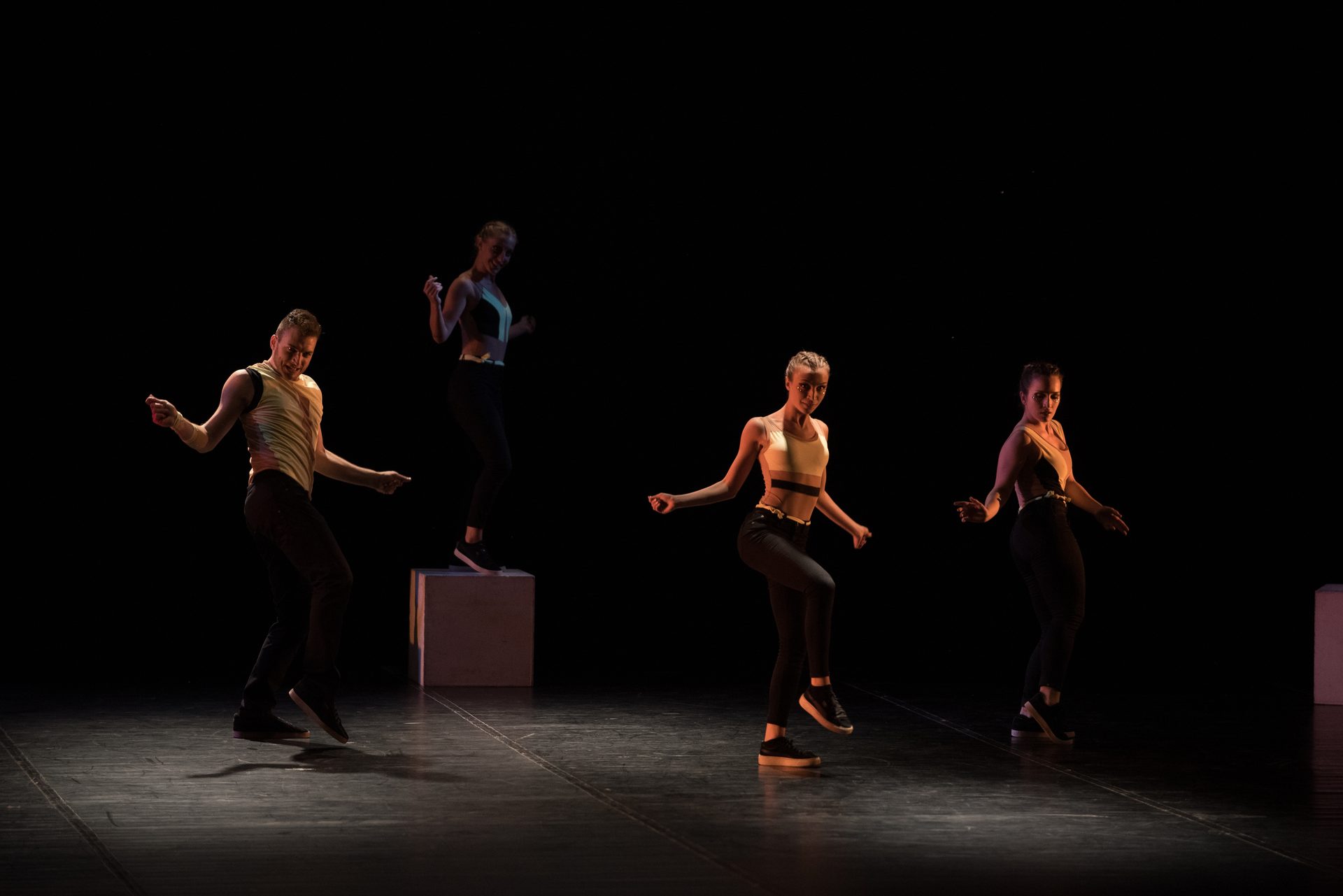 Mystes Dance Company – Racconti (2020) – foto di scena 3 Mystes Dance Company – Racconti (2020) – foto di scena 3